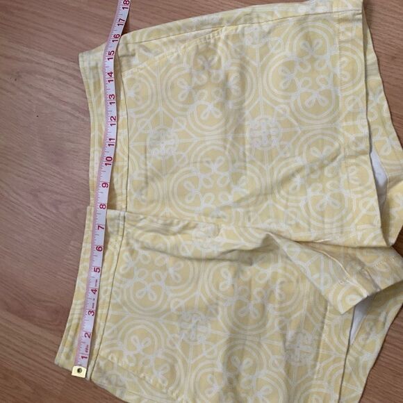 Juniper + Lime Yellow and White Geometric Shorts - Picture 8 of 10